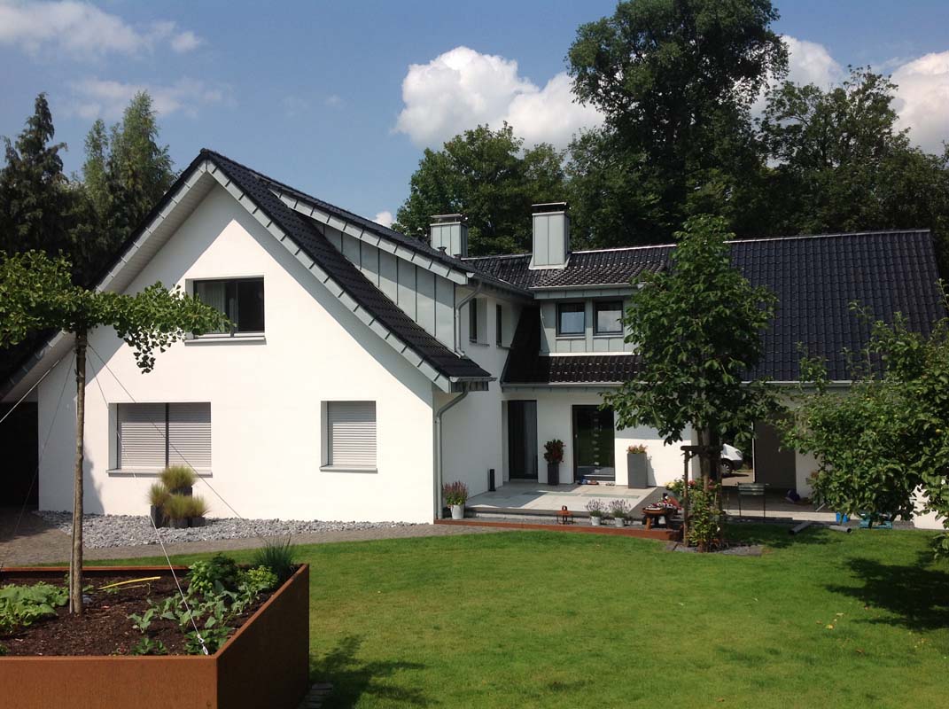 Henke Dachdecker - Dacheindeckung mit Tondachziegeln in Bückeburg (Landkreis Schaumburg-Lippe)