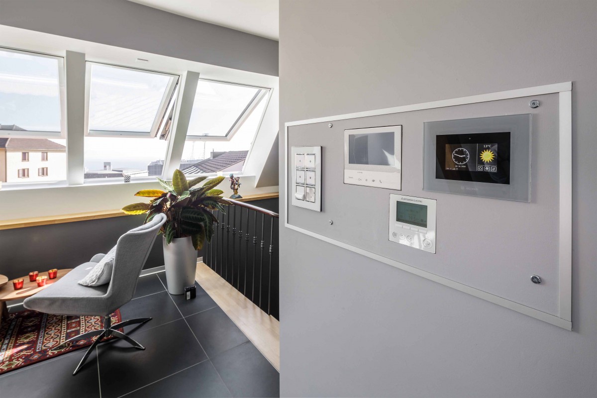 Henke Dachfenster für Rinteln - Roto Smart Home Designo i8