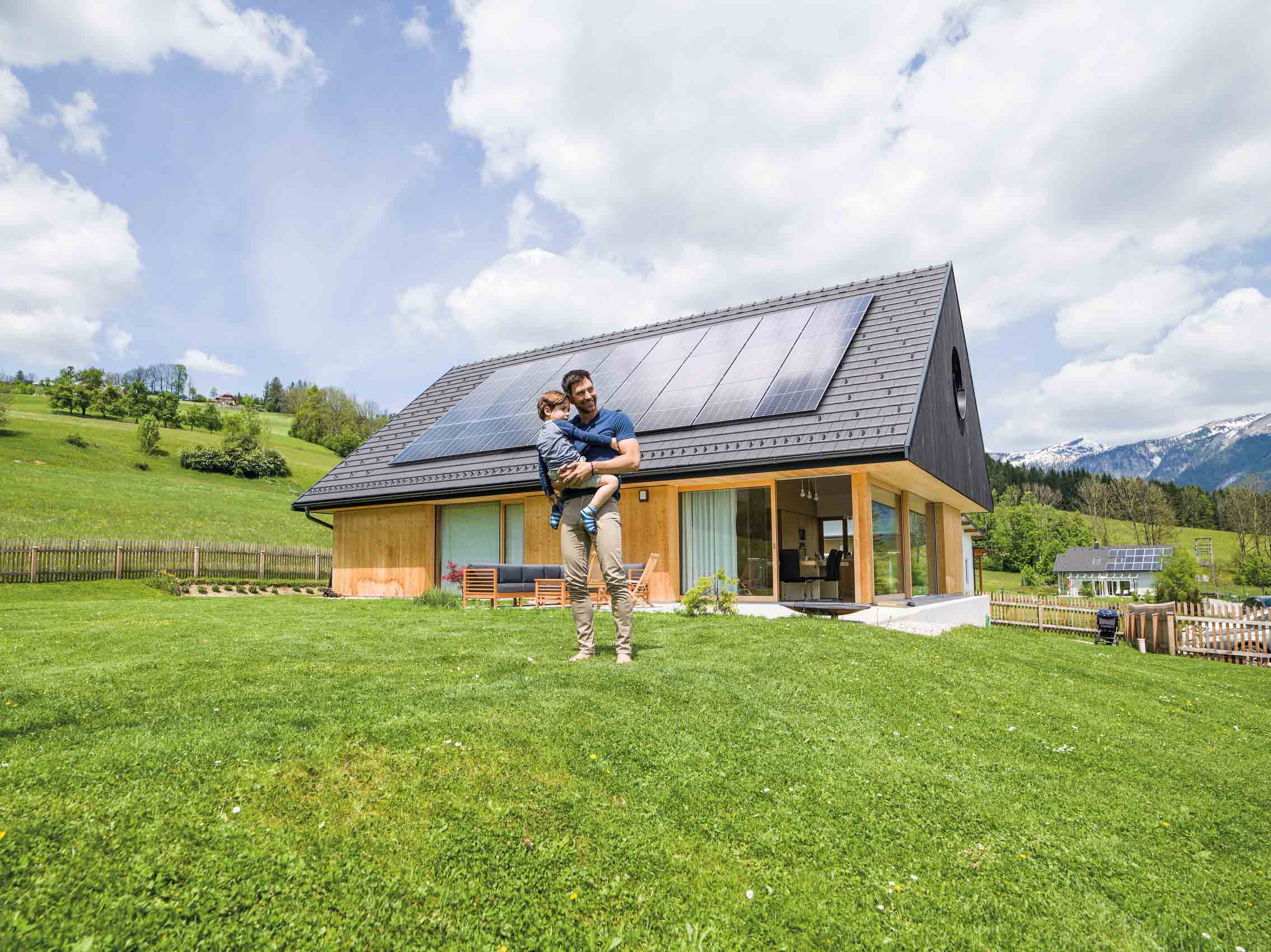 Henke Dachdeckerei | Zimmerei | Solartechnik für Rinteln - Fronius - Photovoltaikanlage von der Sonne finanziert