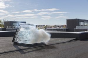Henke Dachdecker für Stadthagen - VELUX präsentiert neue Variante der Flachdach-Fenster Konvex- und Flachglas